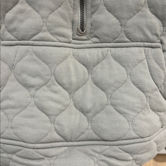 Lululemon Scuba Quilted Half Zip - Picture 2 of 4